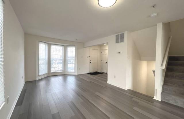707 HORSE CHESTNUT Court Gallery 2