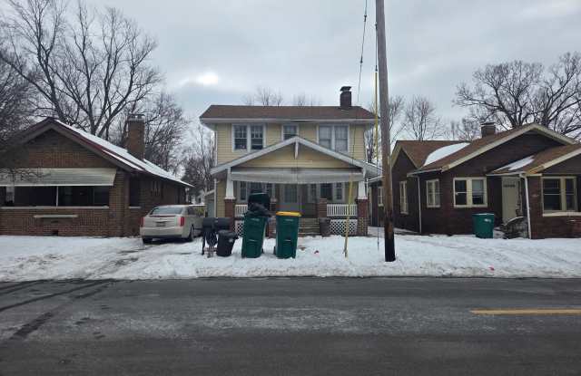 651 W Wood St photos photos