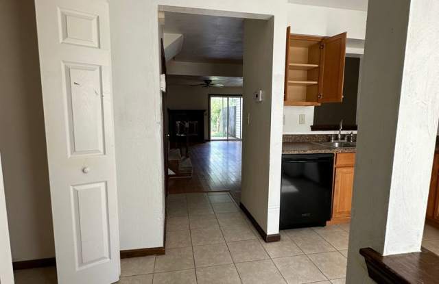 Virginia Beach-Green Run 3 Bedroom/1.5 Bath Townhouse Gallery 3