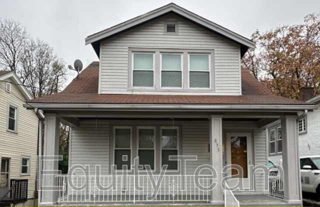 835 Greenwich Ave photos photos