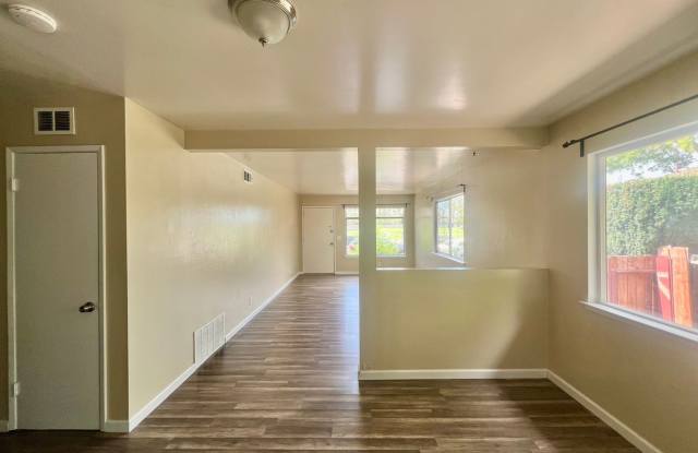 2541-2543 Monticello Way Gallery 4