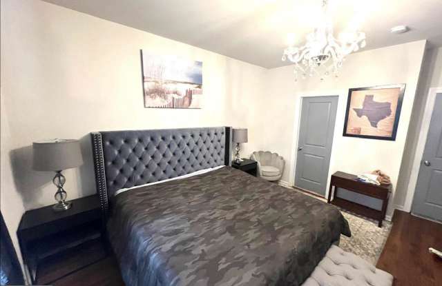 4739 Cherokee Street photos photos