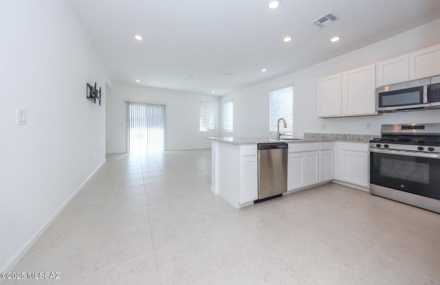 17581 S Desert Barberry Drive Gallery 2