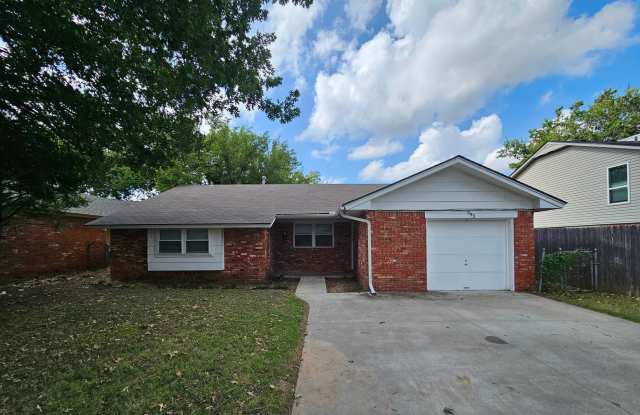 (3) Bed/(2) Bath Avail NOW!! Pet Negotiable! photos photos