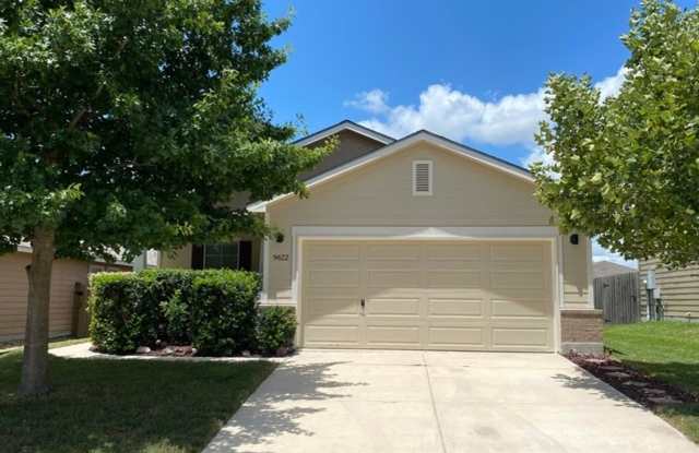 Wonderful home in Copperfield Neighborhood. Realtor Commission: $500 photos photos