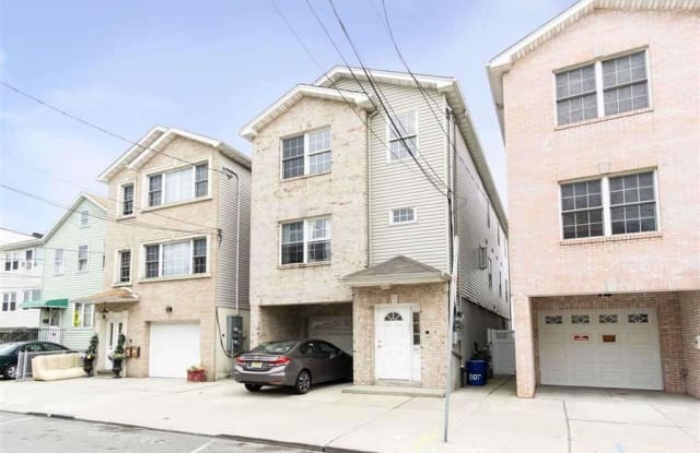 207 CONGRESS ST - 207 Congress Street, Jersey City, NJ 07307