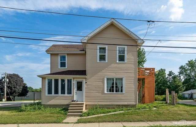 529 W Lincoln Avenue - 529 West Lincoln Avenue, Hinckley, IL 60520