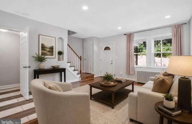 5169 FREDERICK Avenue Gallery 3
