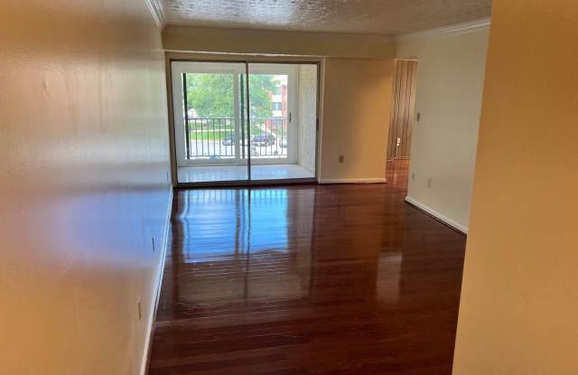 7927 MANDAN Road Gallery 2