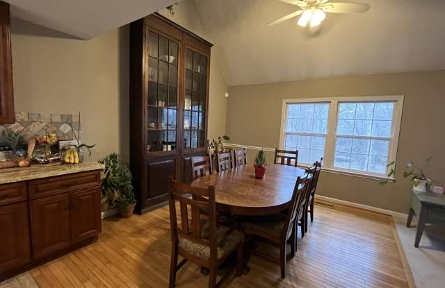 5010 Regent Drive photos photos