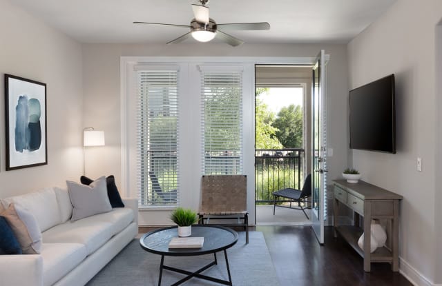 AVE Las Colinas Gallery 2