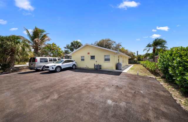 Beautifully renovated 2-bedroom, 1-bathroom home located in the heart of Bonita Springs photos photos