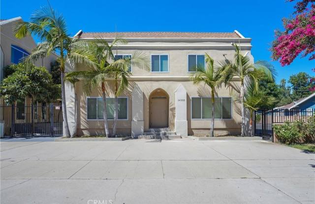 14335 Hamlin Street photos photos