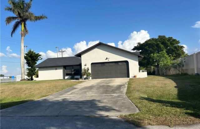 2401 SW 2nd Place - 2401 Southwest 2nd Place, Cape Coral, FL 33914