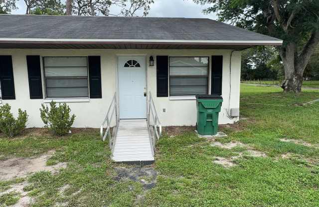 Newly Remodeled 2-Bedroom Duplex with Huge Fenced Backyard – Zephyrhills photos photos