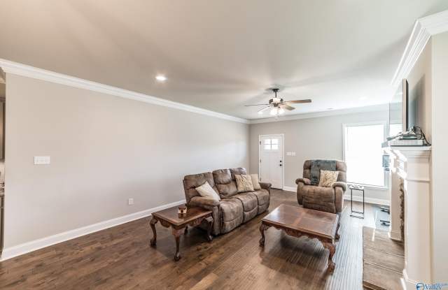 105 Kinslee Leann Court Gallery 4
