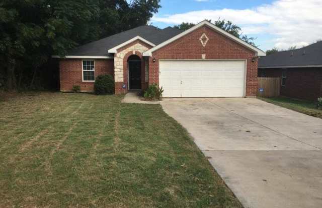 1734 Avenue East - 1734 Avenue E, Grand Prairie, TX 75051