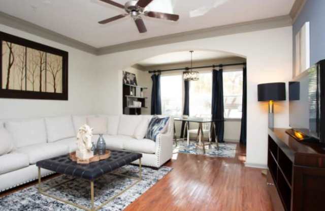 6234 Roxbury Dr Gallery 2