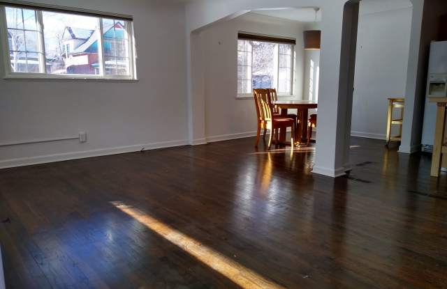 Adorable, Funky, Solar 3 Bedroom 2 Bath Home in Highlands/Sloans Lake! Gallery 3