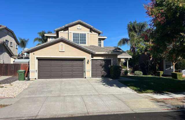 Beautiful 4 Bedroom 3 Bathroom with a Pool!! - 1259 Hallmark Way, Brentwood, CA 94513