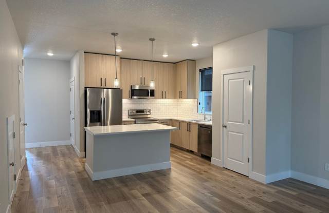 Beautiful Three Bedroom New Construction Home For Rent Gallery 1