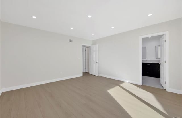 22540 Roscoe Boulevard photos photos