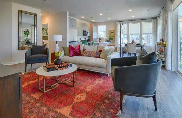 100 Woodstone Cir photos photos