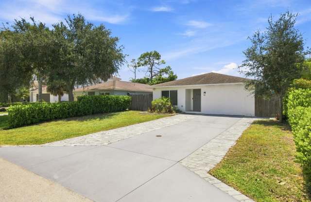 ** NAPLES PARK ** 3 BED / 3 BATH - POOL HOME - FENCED YARD - NO HOA! - PET OK - ANNUAL RENTAL photos photos