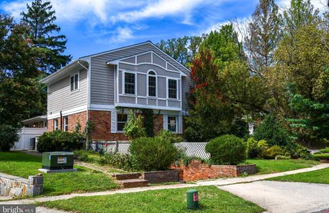 5303 DANBURY Road Gallery 1