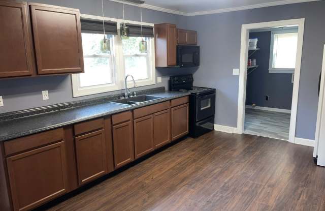 Beautiful Updated Home In Kannapolis, NC! photos photos