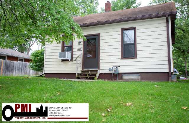 1 Bedroom, 1.5 Bathroom, House For Rent Available Now! photos photos