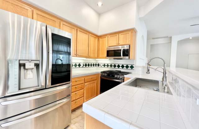 Beautiful 2Bd/2.5Ba with office located in Mission Valley! photos photos