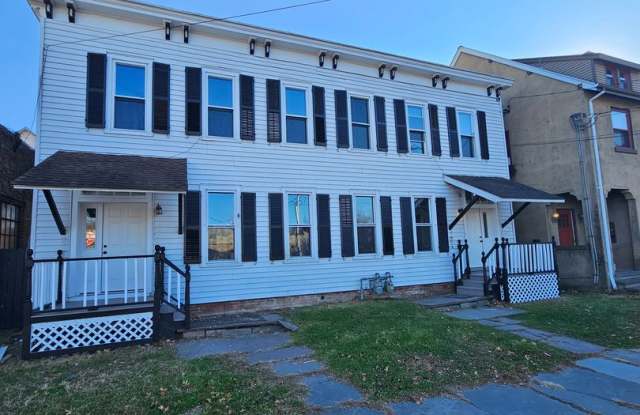 3 Bedroom Apartment - Kingston, NY Gallery 1