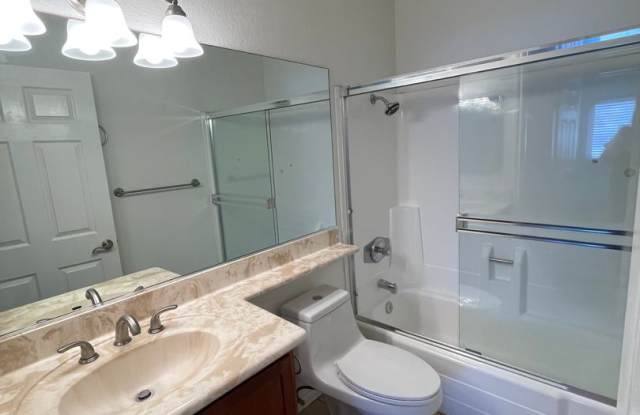 3BD 2BA Condo located in Poway Gallery 4