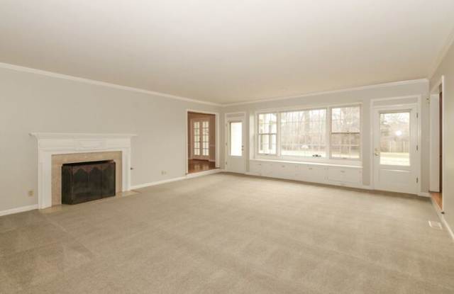 501 Copley Place Gallery 3