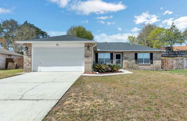 Renovated 3BR/2BA All-Brick Home | South Crestview photos photos
