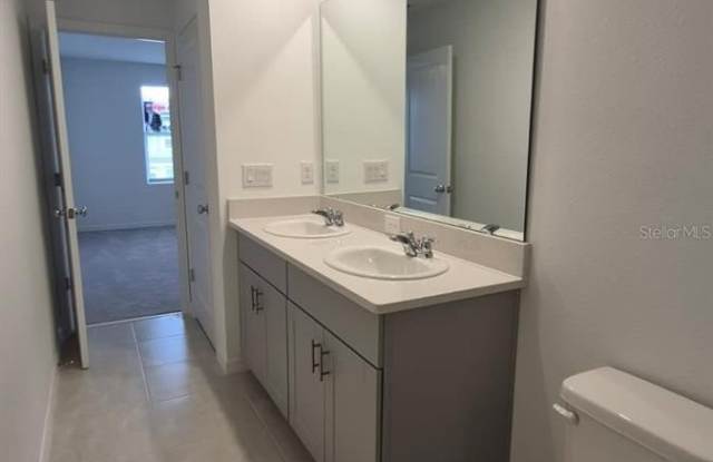 2860 SKYLINE Loop Gallery 4