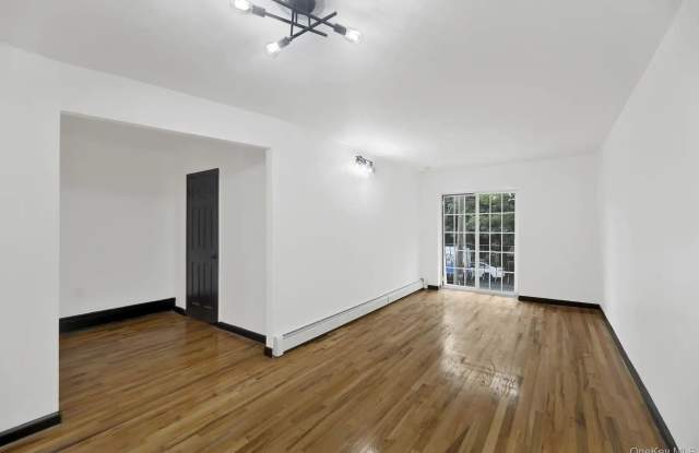 1604 Brooklyn Avenue Gallery 4