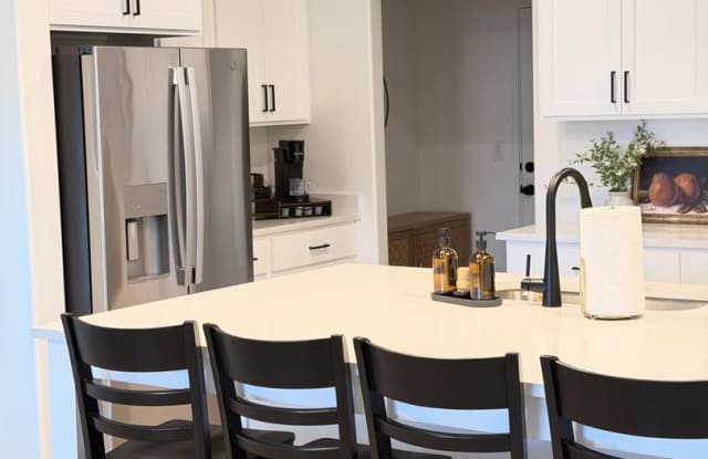 Furnished Modern Townhome in American Fork | Utilities & Wi-Fi Included Gallery 4