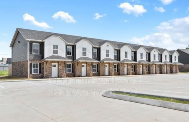 971-203 Professional Park - 971 Professional Park Dr, Clarksville, TN 37040