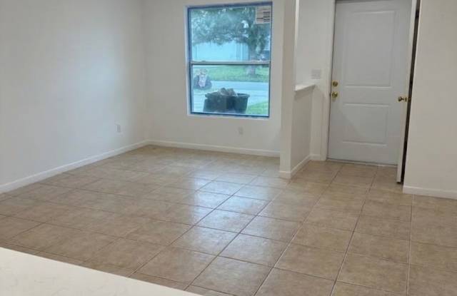 4175 Southeast Broward Street Gallery 3