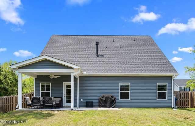 303 Red Cedar Drive Gallery 3