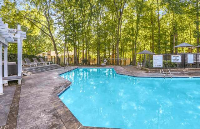 Affordable Housing - Madison Southpark Apartment Homes Gallery 3