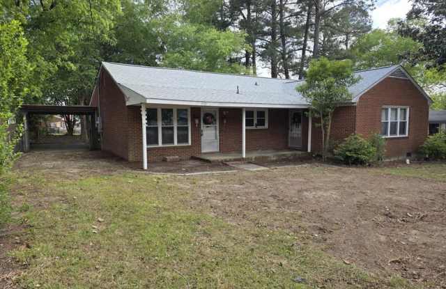 Beautifully Remodeled Brick Ranch Convenient to Shopping, Dining, Schools, and Major Highways Gallery 3