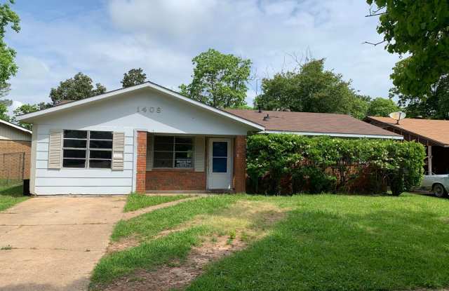 Large 5 bedroom in Bossier with a bonus room that could be used as an additional bedroom! Gallery 1
