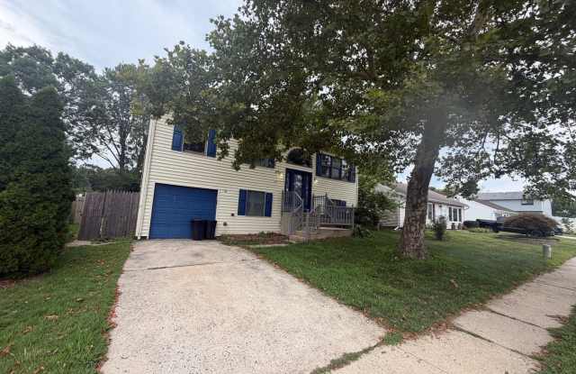 Four-Bedroom Home with Pool in Barnegat Township Gallery 3