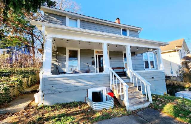 6 Bed House with 2 Full Bath  2 Half Bath Near WVU Main Campus - Available 06/04/2026 - 821 Price Street, Morgantown, WV 26505