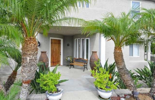 1195 Sunset Dr - 1195 Sunset Drive, Vista, CA 92081