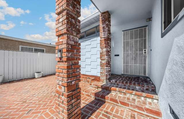 Beautiful 4-Bedroom House with Pool in Fullerton Gallery 4