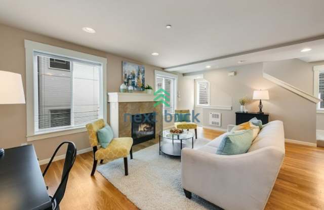 Spacious 2-Bed, 2.5-Bath Townhome Available for Rent – Get $100 Off Your First Month’s Rent! Don’t Miss Out! - 2125 North 113th Street, Seattle, WA 98133